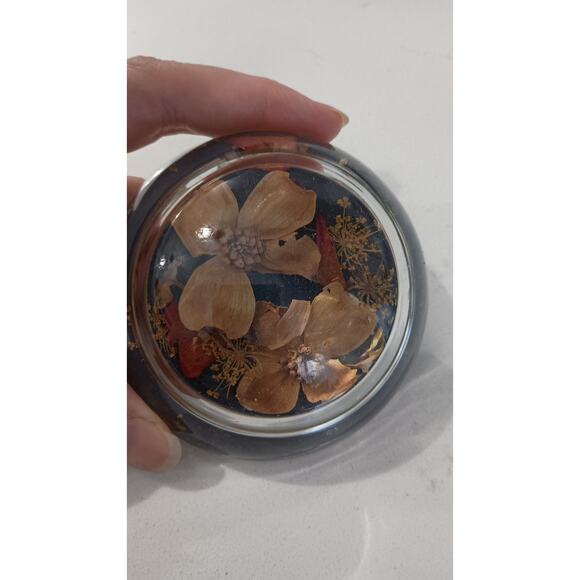 $Vintage Lucite Dried flower paperweight Eclectic, Boho, Hippie Earthy - Picture 4 of 4